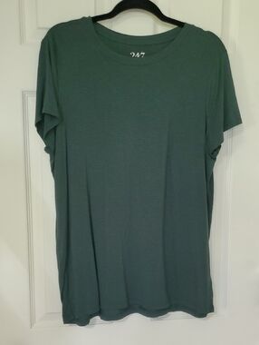 Maurices Women's Short-Sleeve Crew Tee in Green